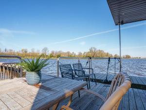 Tiny Houseboat De Woudaap - I