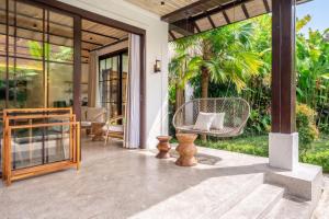 Putri Salju by EVDEkimi - Garden Retreat with Pool, Swings & Outdoor Lounge