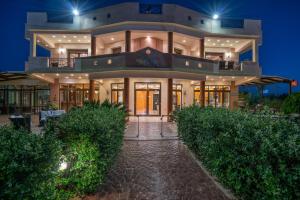 Athenas Holiday Home - Ideal for large groups, by ZanteWize