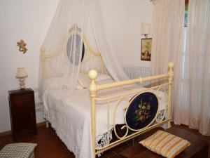 Restful Farmhouse near Forest in Vinci with Pool