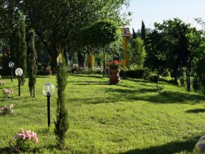 Restful Farmhouse near Forest in Vinci with Pool