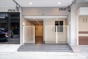 Townhouse 37 in Pratunam Bangkok Soi Ratchaprarop 10