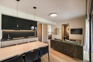Modern Farmhouse With Pool & Vineyards, Bozen