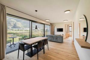 Farmhouse With Pool Close To Hiking Trails