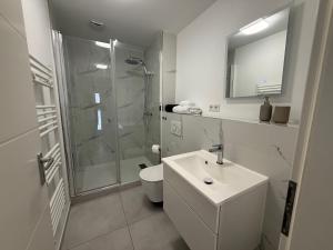 Modern City Apartment, Just 5 Minutes to Downtown
