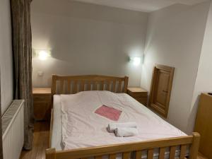 Wisteria Courtyard Room