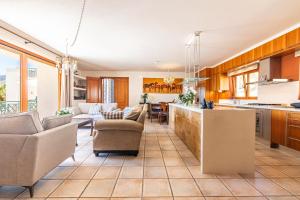 Aeonia Grand Villa, with Pool & Walk to the Beach, By ThinkVilla