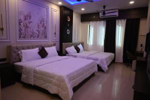 The Royal Dining Restaurant & Motel