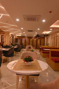 The Royal Dining Restaurant & Motel