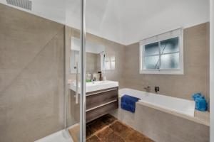 라라 Luxe Farmhouse with solar heated pool and bbque 싱글룸 스위트룸