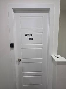 The Blessed Family Home-4bedrooms 3washrooms
