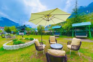 The Himalayan Swiss Cottage with Bonfire, Manali - A Riverside Retreat