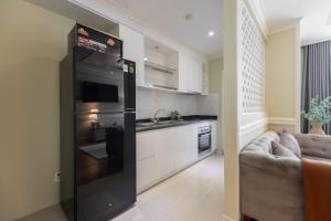 Leman Luxury Suite with Rooftop Pool & Gym
