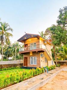 Saranvi Resorts 2BR Near Beach by Homeyhuts