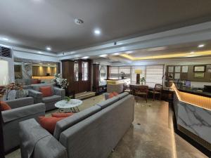 Ralph Anthony Suites Hotel