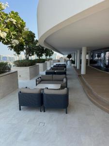 Luxury 1BR Palm View Private Beach & Pool