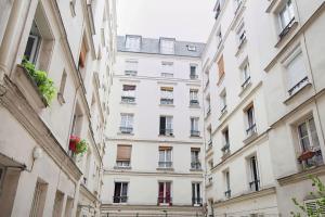 Charming Studio Steps Away from Montmartre