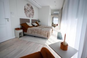 Elite Sky Loft White