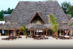 27Azmaa hotel & safaris