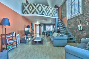 Victoria Junction Apartment