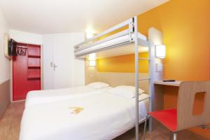 Hotels Premiere Classe Lille - Villeneuve d’Ascq - Stade Pierre Mauroy : photos des chambres