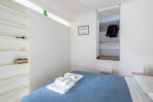 Top floor apartment with balcony along the Main vibrant walking street Steps away from Harbour Waterfront Mirabello Port La Spezia city center Charming cozy attic loft