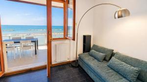 Terrazzo Panoramico Fronte Mare Zamponi