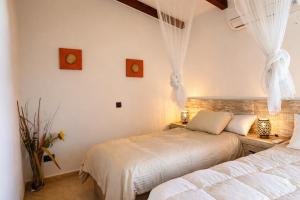 Private Villa Miramar with Pool, BBQ, Sea View, 10 Guests