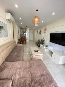 Newlife Apartment Ha Long Near Beach