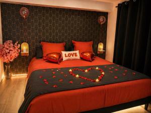 Love Room - Balnéo 4 places - King Size - Jardin privatif - Tarif dégressif plus de 1 nuit