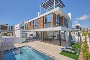 Brand New 4 bedroom villa in Protaras center