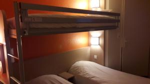 Hotels Premiere Classe Lille - Villeneuve d’Ascq - Stade Pierre Mauroy : Chambre Triple