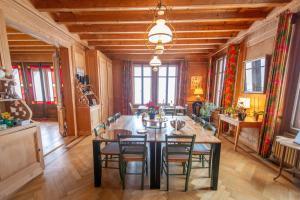 Spacious Chalet in Bullet with Mountain View