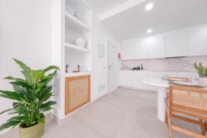 Casa Nubea - 500M from the Beach By Lanzarote Vacation Homes