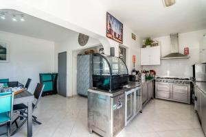 Villa Palm Grande - Huge house 7 bedroom sleeps 31 Heat pool Jacuzzi Sauna Pool table T Tennis