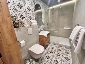 Ferro Heritage Apartment - Design Loft in Renovated Historic Tenement, Old Town Poznań