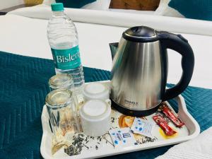 Hotel Happy Hotels & Suites - Saket Metro