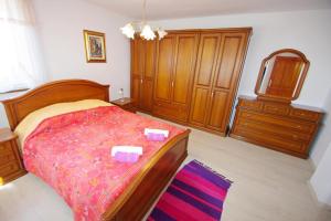 Spacious Apartment Lana in a Quiet Area of Banjole
