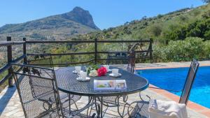 Casa La Colina El Gastor by Ruralidays