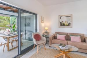 Contemporary 1 Bed Apartment in Marina Park Lagos