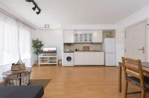 Holidays2Malaga Ventura apartment close old town