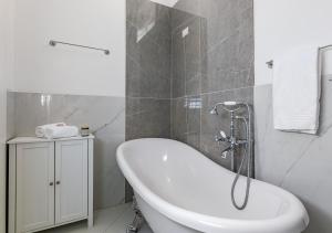 Hostly Grand Lungarno Suite