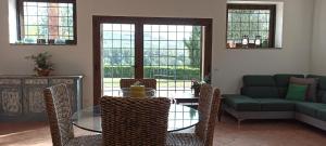 -Piscina privata- 10 posti letto, Wifi, AC, Garden