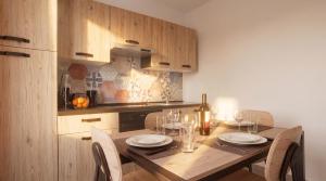 Tower Road Apartments & Penthouse with Heated Jacuzzi