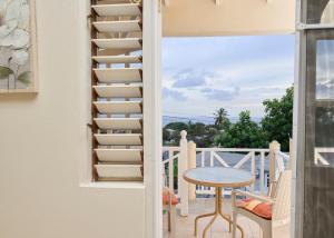 Sky Box-Apt-close to Warrens Shopping Centres -Bridgetown-Kensington Oval