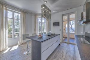 Villa les Romarins au port de Santa Lucia by Sea View Property Rental