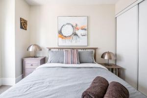 Incredible 2BR Luxury Executive Suite with Parking
