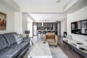 Incredible 2BR Luxury Executive Suite with Parking