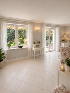 Spacious Garden Villa 15 min to Cracow Center