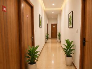 Mauryan Express Hotel Nangloi Metro